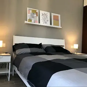 Giuly's House Cozy & Comfy In ....real !!! Apartament